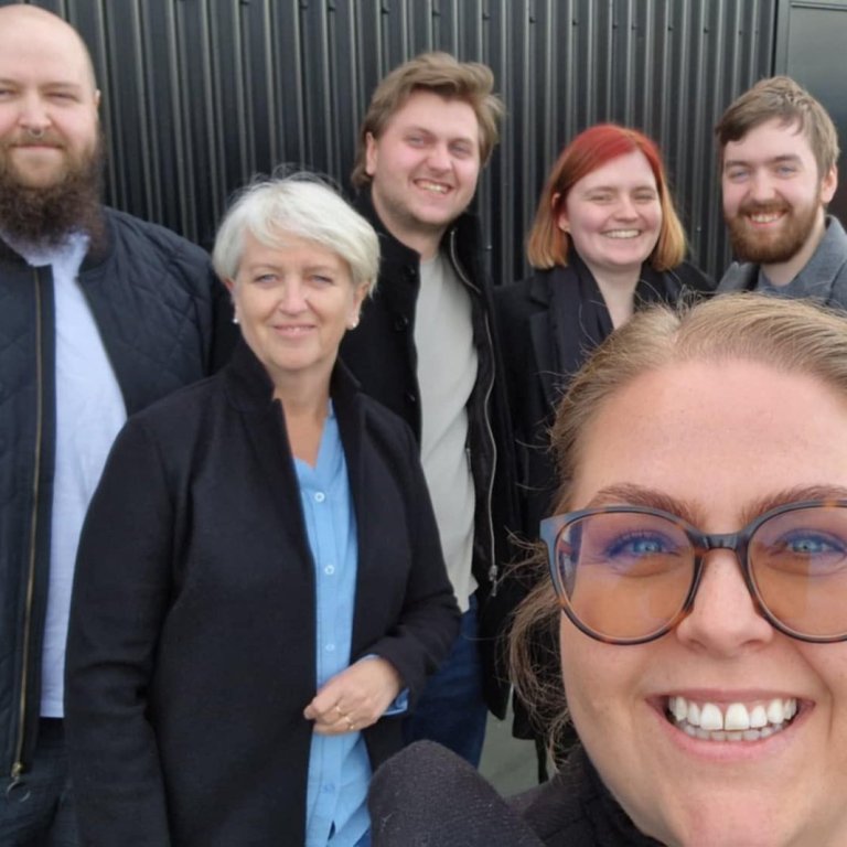 Fanney Ísfold ásamt Kristínu Maríu, Sigurði Karli, Daníel Ísari og Mikaeli Snæ og 
konunni hans Iðunni Lilju. Mynd aðsend.