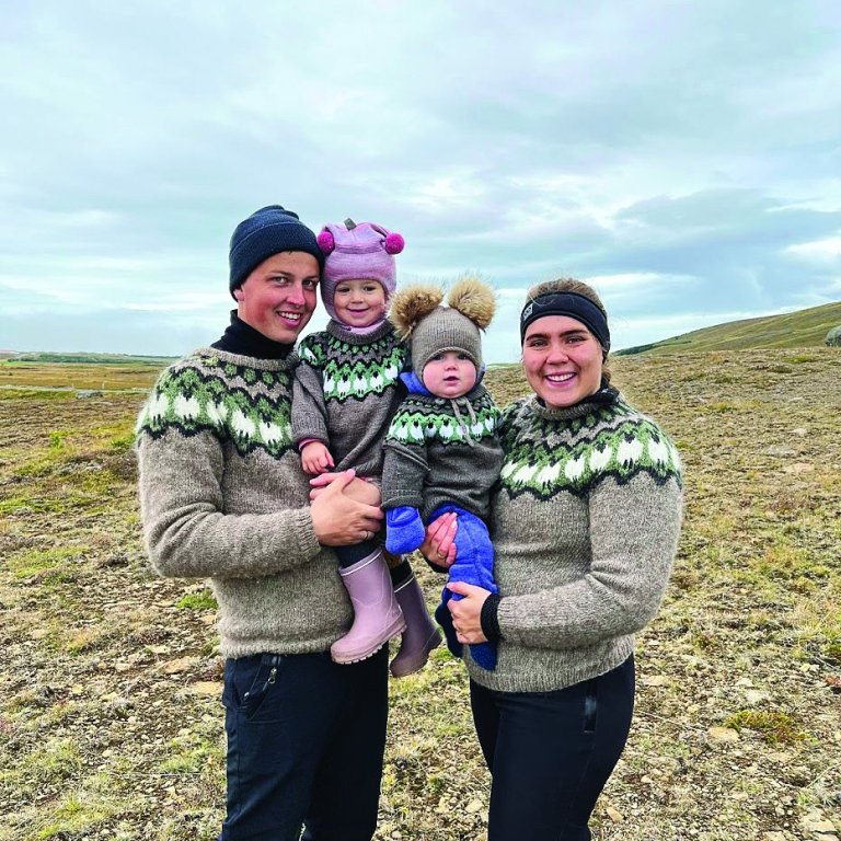 Gunnhildur og Þröstur ásamt dætrum. Mynd aðsend.