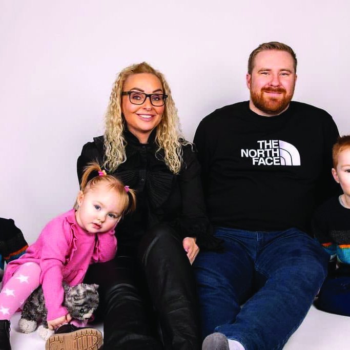 Kristrún Ósk og Arnar Skúli Atlason ásamt börnunum þremur; Arnari Smára, Atla Skúla og Erlu Lár. MYND AÐSEND