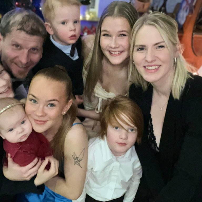 María og Jóhann Ingi með börnin. MYND AÐSEND