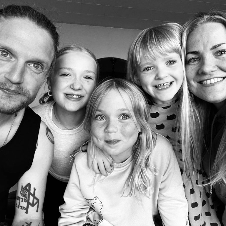 Ólafur og Sólrún ásamt dætrum sínum þrem, Freyju, Hörpu og Karólínu.