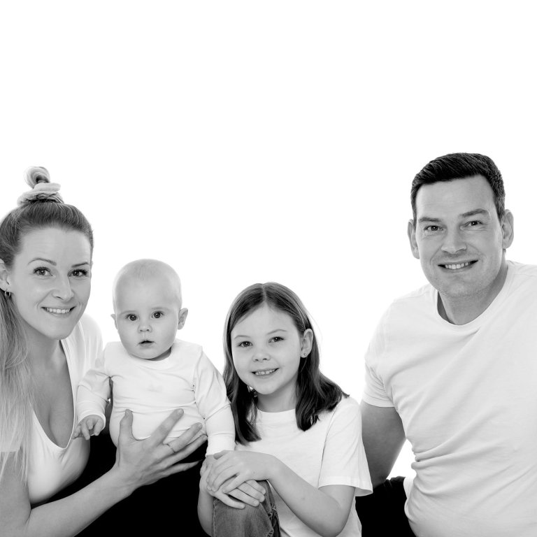 Kristveig Anna og Atli Jens með börnin. AÐSEND MYND