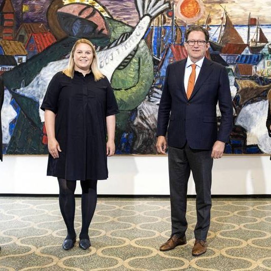 Gunnar Þorgeirsson, formaður BÍ og stjórnarmaður Matvælasjóðs, Gréta María Grétarsdóttir, formaður stjórnar, Kristján Þór Júlíusson, sjávarútvegs- og landbúnaðarráðherra og Heiðrún Lind Marteinsdóttir, framkvæmdastjóri SFS og stjórnarmaður Matvælasjóðs. Á myndina vantar Karl Frímannsson, stjórnarmann í Matvælasjóði.  – myndGolli