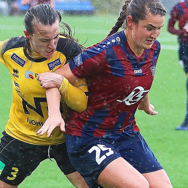 Murielle í baráttu gegn varnarmanni ÍA í hagléli síðasta haust. MYND: ÓAB