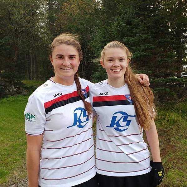 Fernurnar tvær, Mur og Vigdís, kampakátar með sigurinn í dag. MYND: HALLDÓR HLÍÐAR KJARTANSSON BÍLSTJÓRI