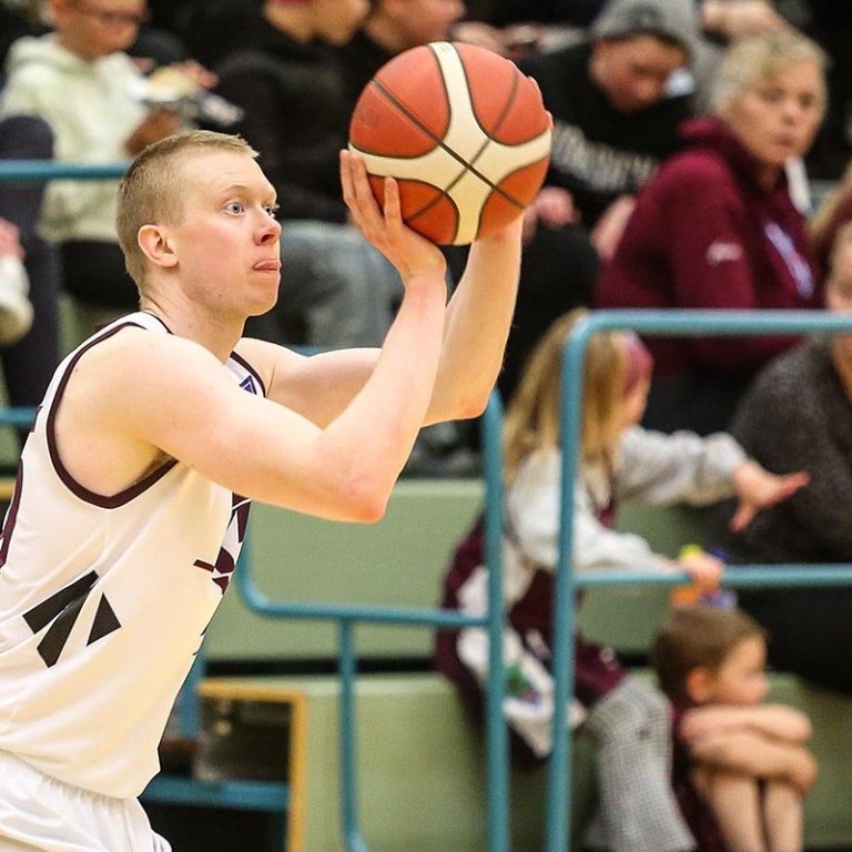 Nesi einbeittur í horninu. MYND AF SÍÐU TINDASTÓLS