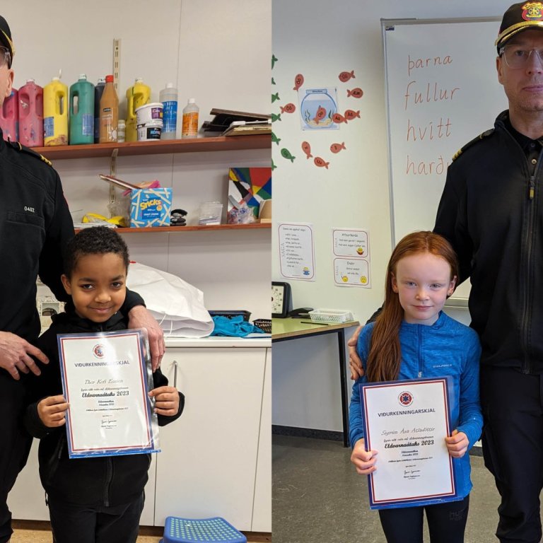 Yngvi og krakkarnir við verlaunaafhendingu.MYNDIR AÐSENDAR