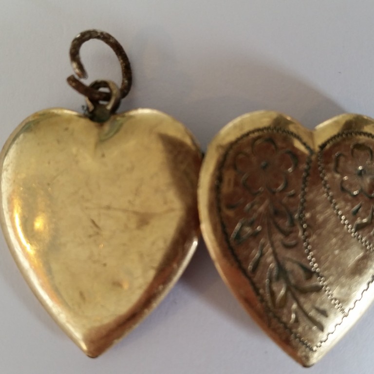 Eigandi þessa nistis getur vitjað þess hjá Nýprent.