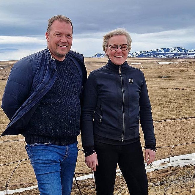 Oddvitarnir Guðmundur Haukur og Erla kát í sumarbyrjun. MYND AF FB HÚNABYGGÐAR