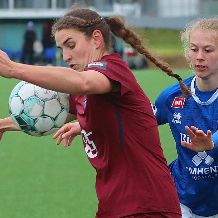 Murr tekur við boltanum. MYND: ÓAB