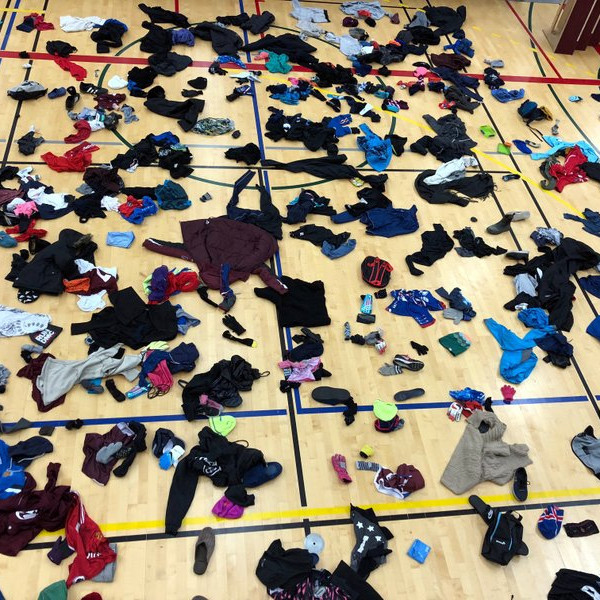 Sýnishorn af óskilamununum. Mynd: Facebooksíðs Stuðningsmanna knattspyrnudeildar Tindastóls.