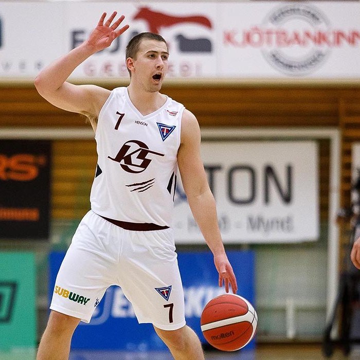 Pétur lét ekki fjórar villur duga í gær og skellti sér á þá fimmtu en of snemma fyrir Stólana. MYND: DAVÍÐ MÁR