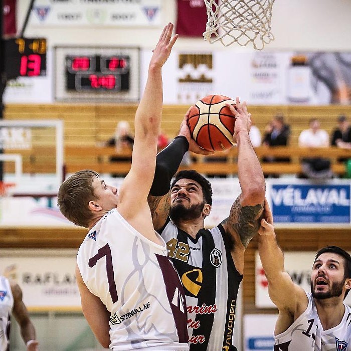 Pétur verst Julian Boyd. Dino Butorac innan seilingar. MYND: HJALTI ÁRNA