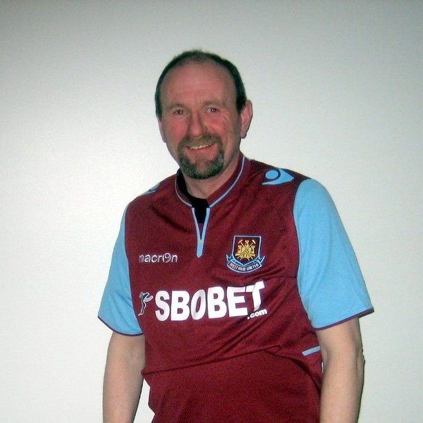 Engum sögum fer af afrekum Guðmundar á vellinum, sem eru prenthæfar. Aðsend mynd.