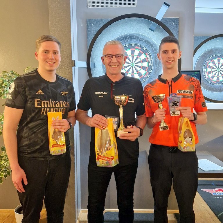 Pálmar Ingi Gunnarsson, Karl Helgi Jónsson og Arnar Geir Hjartarson. Mynd af Facebooksíðu Pílukastfélags Skagafjarðar.