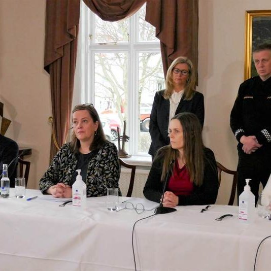 Frá fréttamannafundi 13. mars 2020 þegar tilkynnt var um takmarkanir á samkomum á skólahaldi. Mynd: Stjórnarráðið.is.