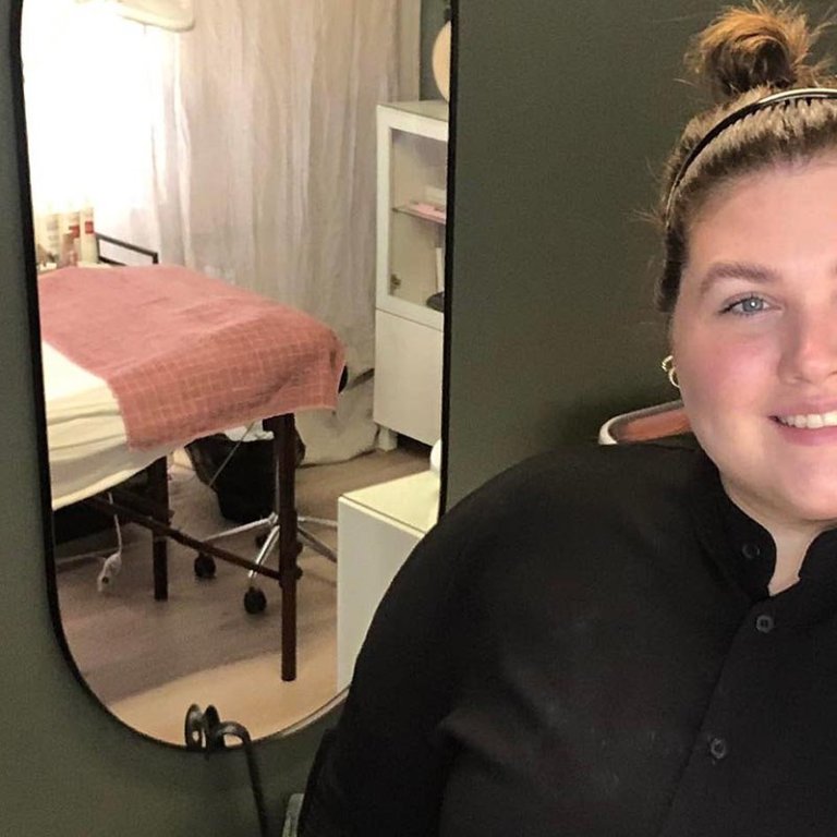 Rakel Sunna á snyrtistofunni. AÐSEND MYND