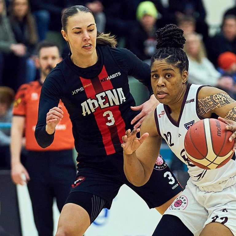 Randi Brown var mætt á parketið á ný en það dugði ekki til. MYND: SIGURÐUR INGI