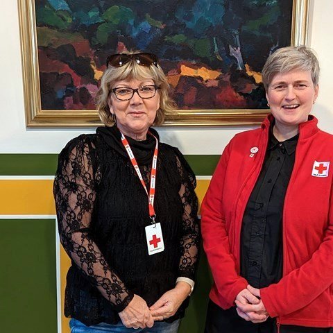 Halla Þóra Másdóttir, sem er í stjórn Skagafjarðardeildar, og Sólborg Una Pálsdóttir, formaður deildarinnar. Mynd af heimasíðu Rauða krossins