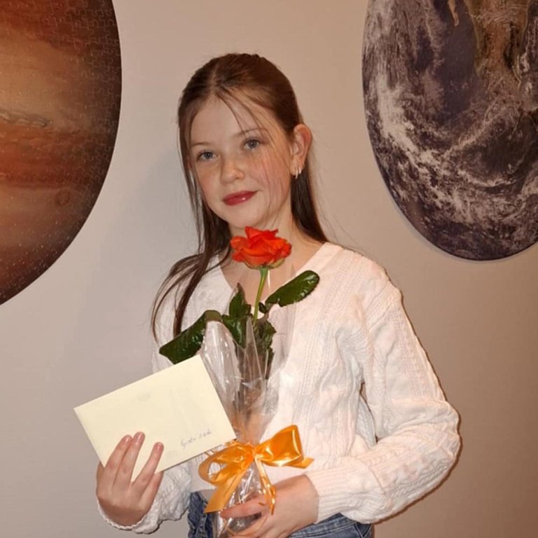 Rebekka Ósk stóð uppi sem sigurvegari í Stóru upplestrarkeppninni í Skagafirði. Hún er dóttir Guðrúnar og Smára frá Krithóli. MYND: GUÐRÚN