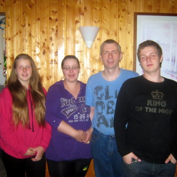 Matgæðingarnir Róbert og Þórlaug ásamt tveimur börnum sínum. Mynd úr einkasafni.