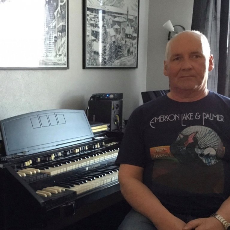 Rögnvaldur og Hammondinn frægi. Mynd: Aðsend