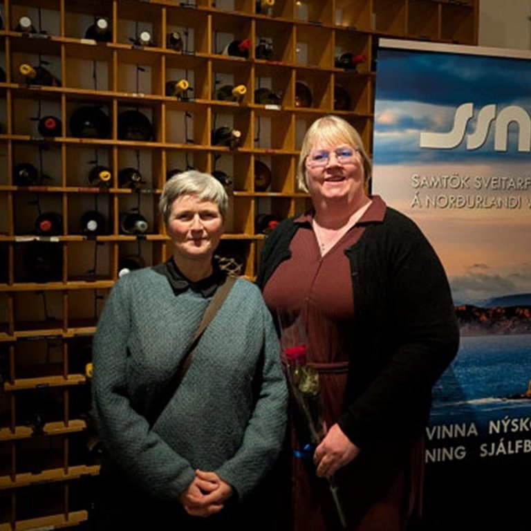 Sólborg og Kristín kampakátar. MYND: EINAR EINARSSON