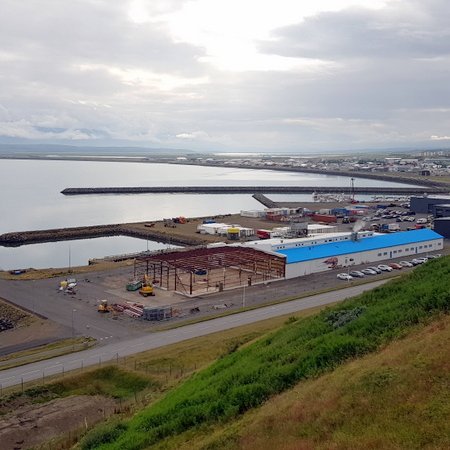 Húsnæði Sandbúðanna á Eyrinni hefur lokið sínu hlutverki og víkur fyrir annarri sem hýsa mun Fiskmarkað Snæfellsbæjar. Myndir: PF