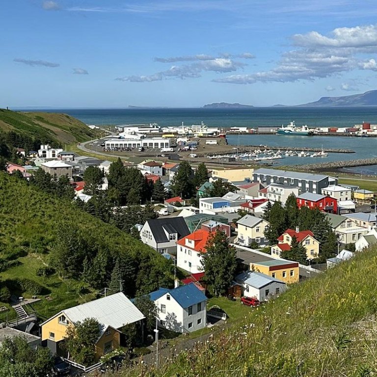 Séð yfir gamla bæinn og hafnarsvæðið á Sauðárkróki. MYND: ÓAB