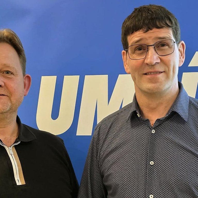 Sigurður Bjarni ásamt Gunnari Þór Gestssyni formanni UMSS. MYND: ÓMAR BRAGI