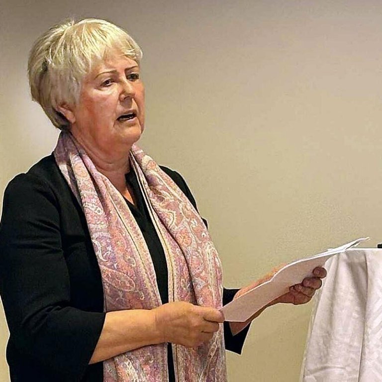 Sigríður Garðars í Miðhúsum í pontu í gær. MYND: LAUFEY HARALDS
