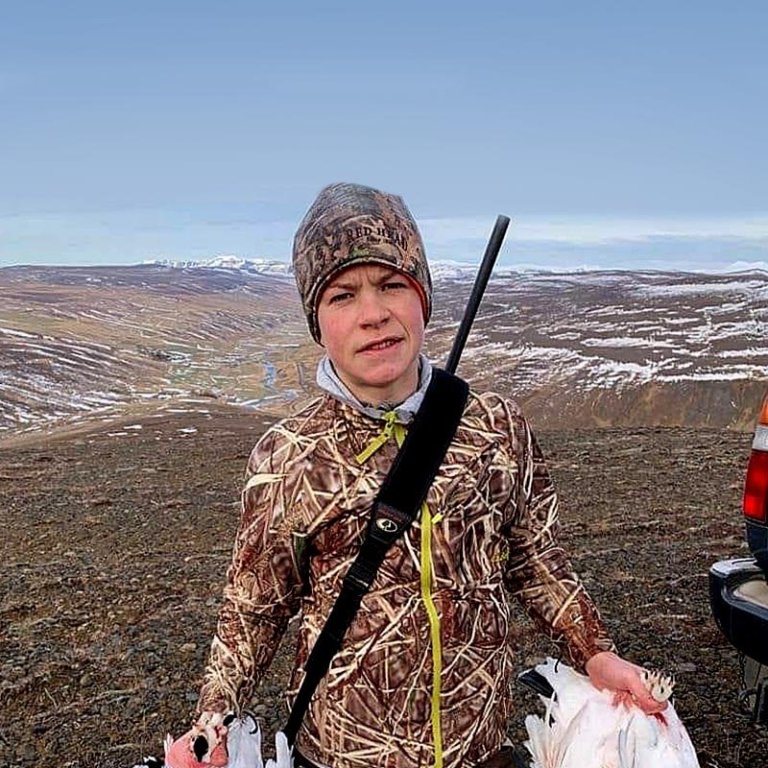 Sigurður Pétur er vanur því að þurfa að eiga við alls konar andstæðinga... þetta er reyndar prófílmyndin hans á Facebook.