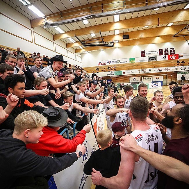 Það var stemning í Síkinu og stuðningsmenn Stólanna sáttir við sína menn. MYND: HJALTI ÁRNA