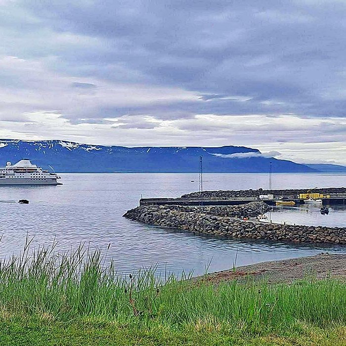 Silver Wind fyrir utan Hofsós í morgun. MYND: DAGUR ÞÓR