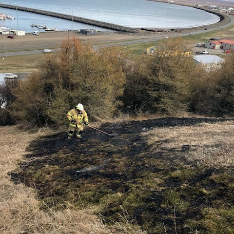 Vel gekk að slökkva eldinn og útbreiðslan var ekki mikil, m.a. vegna hagstæðra veðuraðstæðna.