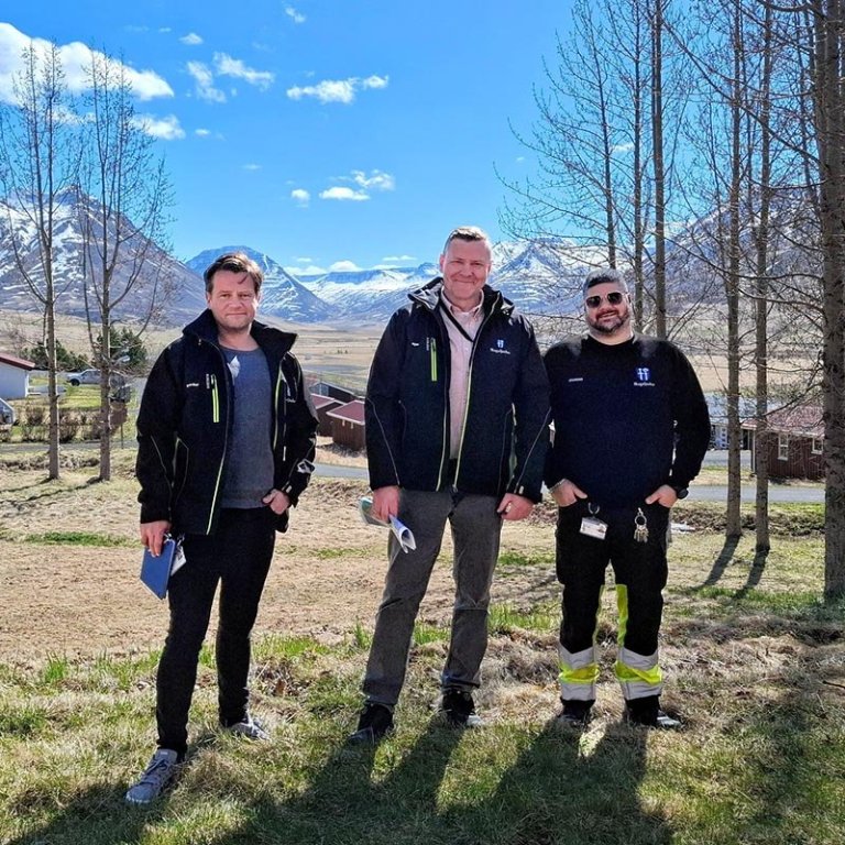 Starsmenn sveitarfélagsins við störf á Hólum. MYND: SKAGAFJÖRÐUR.IS
