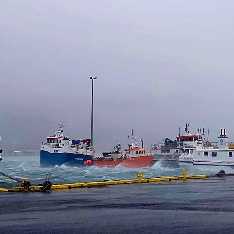 það pusaði talsvert við Skagastrandarhöfn. Mynd: Af Facebook