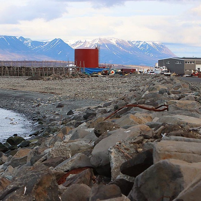 Þennan garð þarf að hækka um allt að metra. MYND: ÓAB