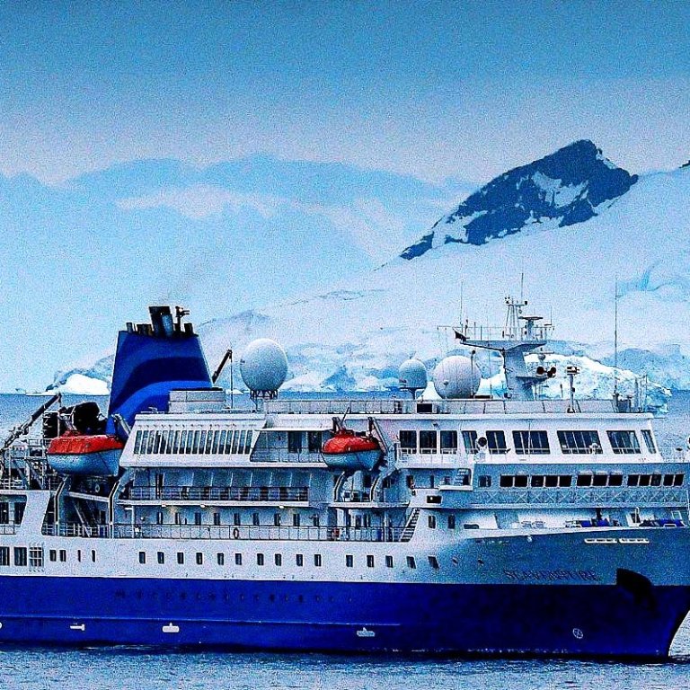 MS Seaventure heimsækir Hofsós og Dragney á morgun. MYND AF VEF SKAGAFJARÐARHAFNA