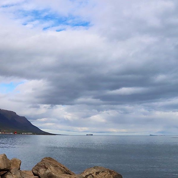 Það var boðið upp á logn á Skagafirði þegar skemmtiferðaskipið mætt í morguni. Fleiri myndum verður bætt við fréttina þegar tími gefst til. MYND: ÓAB