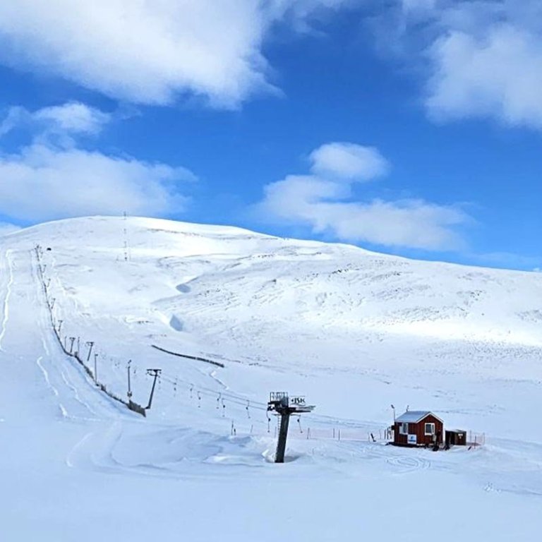 Fallegt var hvíta gullið í bestu brekku landsins í dag. MYND AF FB SKÍÐASVÆÐISINS