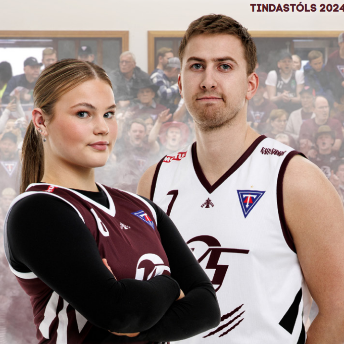 Forsíðan á nýjasta Stóllinn körfuknattleiksblaði Tindastóls. Davíð Már tók myndina.