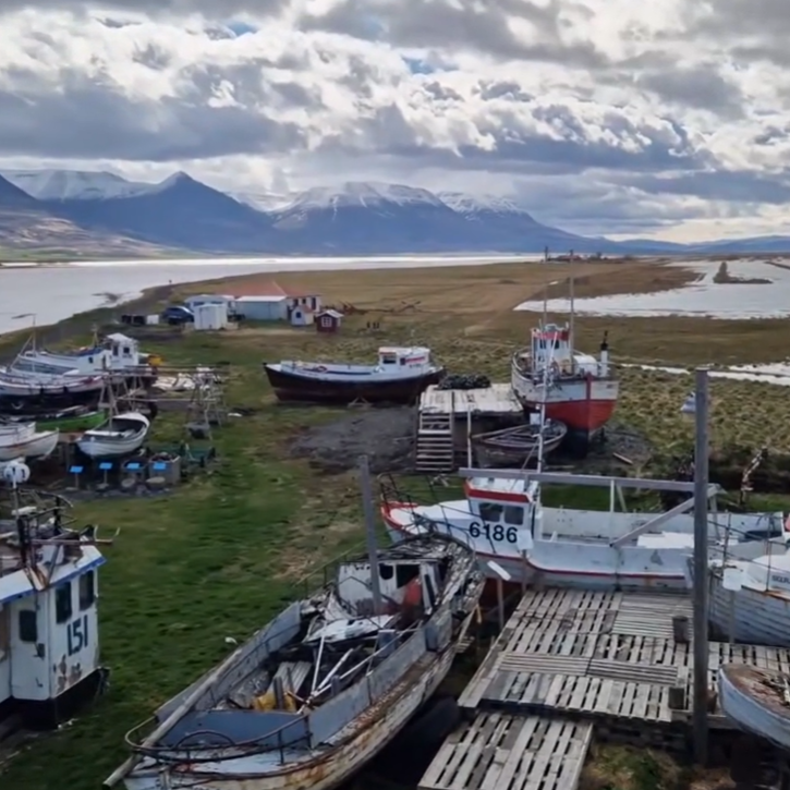 Hér sést í bæði Ytri og syðri Húsabakka og hvernig vötnin hafa flætt yfir allt hjá þeim. Mynd: Þorgrímur Ómar