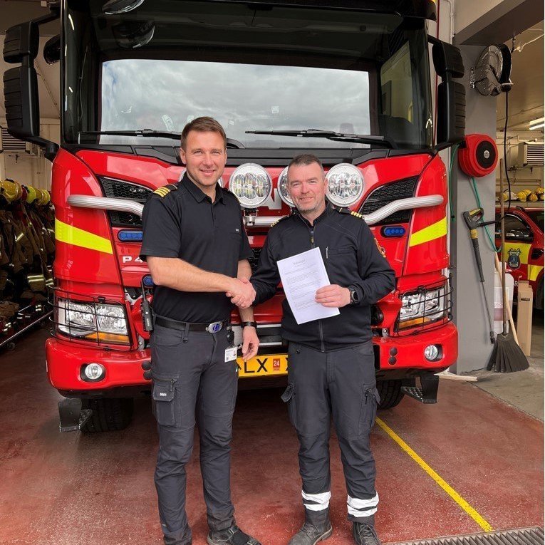 Svavar Atli Birgisson, slökkviliðsstjóri Brunavarna Skagafjarðar og Jón Ólafur Sigurjónsson, slökkviliðsstjóri Slökkviliðs Skagastrandar. Mynd: skagastrond.is