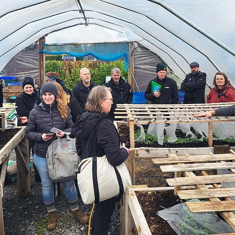 Sniglarækt til skoðunar. MYND AF SSNV.IS