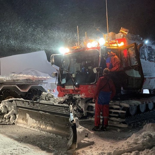 Mynd af hunathing.is