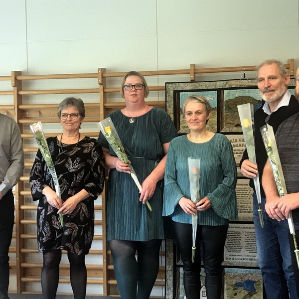 Starfsfólk Sólgarðaskóla ásamt Jóhanni Bjarnasyni, skólastjóra Grunnskóla austan Vatna sem er lengst til vinstri. Sjöfn Guðmundsdóttir, deildarstjóri; Kristín S. Einarsdóttir, kennari; Íris Jónsdóttir, skólaliði; Jón Sigurmundsson, stuðningsfulltrúi og Alfreð Gestur Símonarson, matráður. Mynd: Svf. Skagafjörður