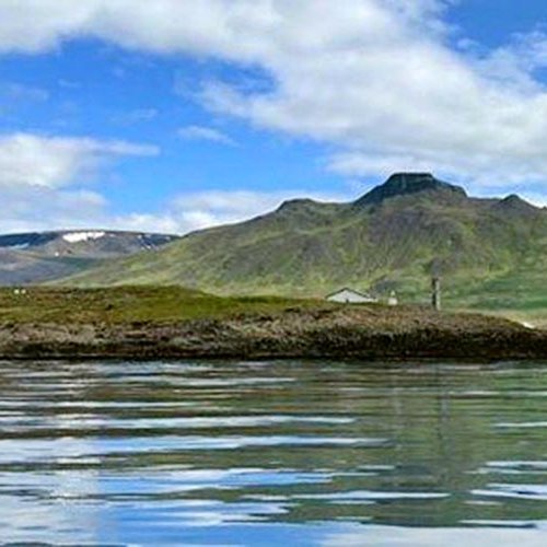 Spákonufellshöfði fremst en Spákonufell í bakgrunni. MYND AF VEF SKAGASTRANDAR