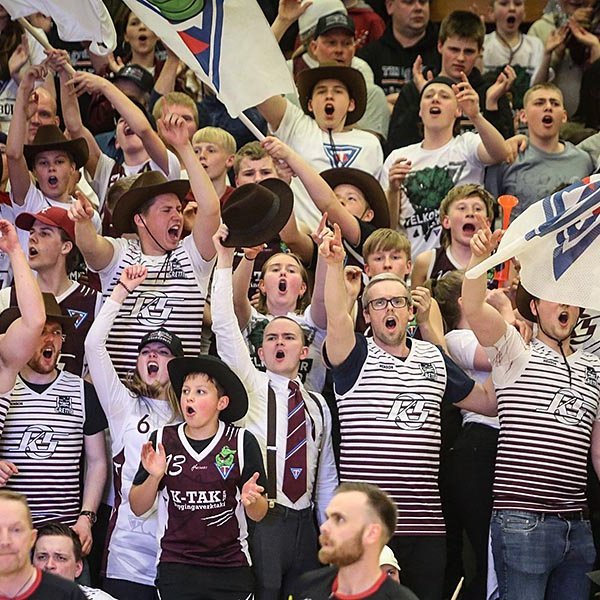 Svo virðist sem sala á kúrekahöttum hafi aukist upp á síðkastið. Þeir eru í það minnsta brúkaðir í Síkinu. MYND: HJALTI ÁRNA