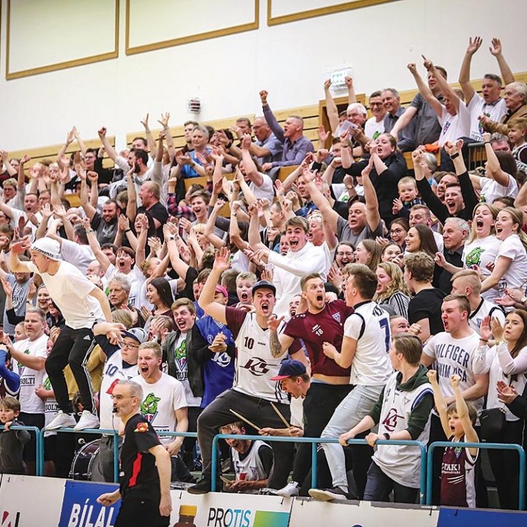 Oft hefur stemningin í Síkinu verið góð en kannski aldrei jafn geggjuð og nú. Þessa mynd tók Hjalti Árna í úrslitakeppninni vorið 2018 eftir risatroðslu Chris Davenports í spennutrylli gegn liði ÍR. MYND: HJALTI ÁRNA